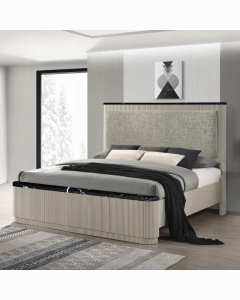 Travonte Eastern King Bed 