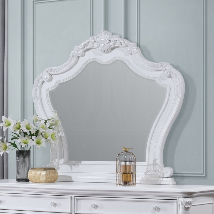 Latisha Mirror