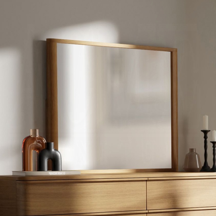 Zoey Mirror